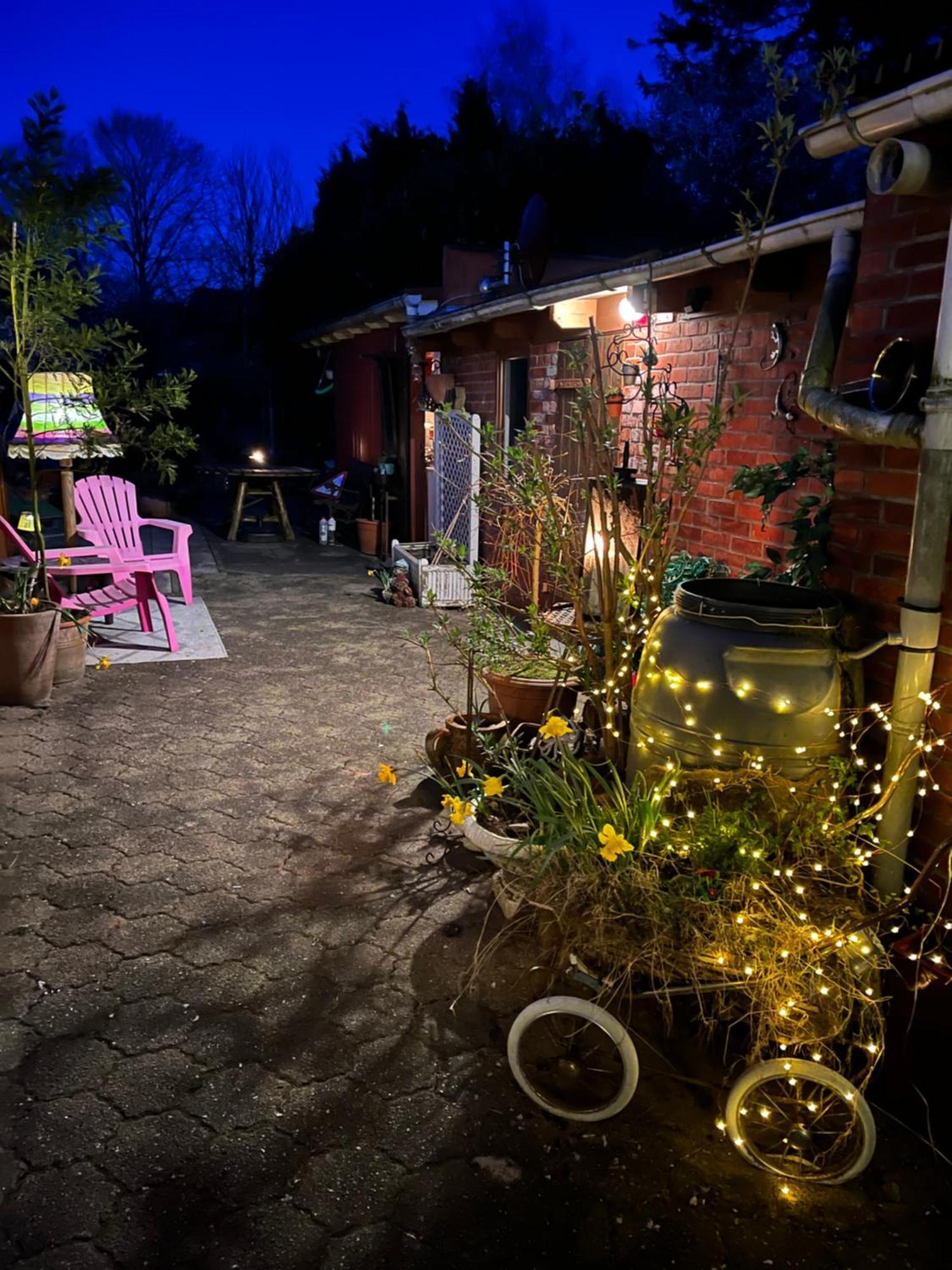 Privartzimmer 'Ausfahrt Freihalten' Husum  Eksteriør billede