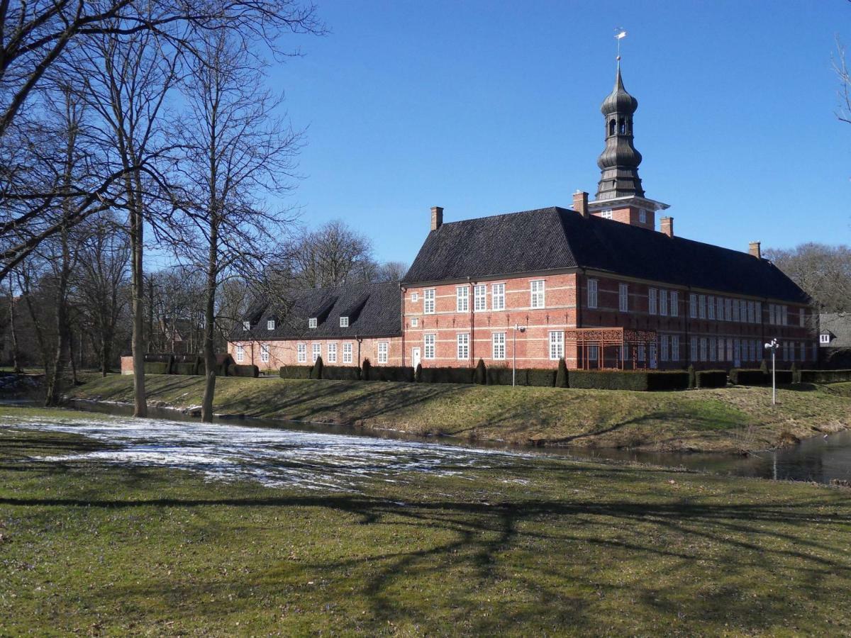 Privartzimmer 'Ausfahrt Freihalten' Husum  Eksteriør billede